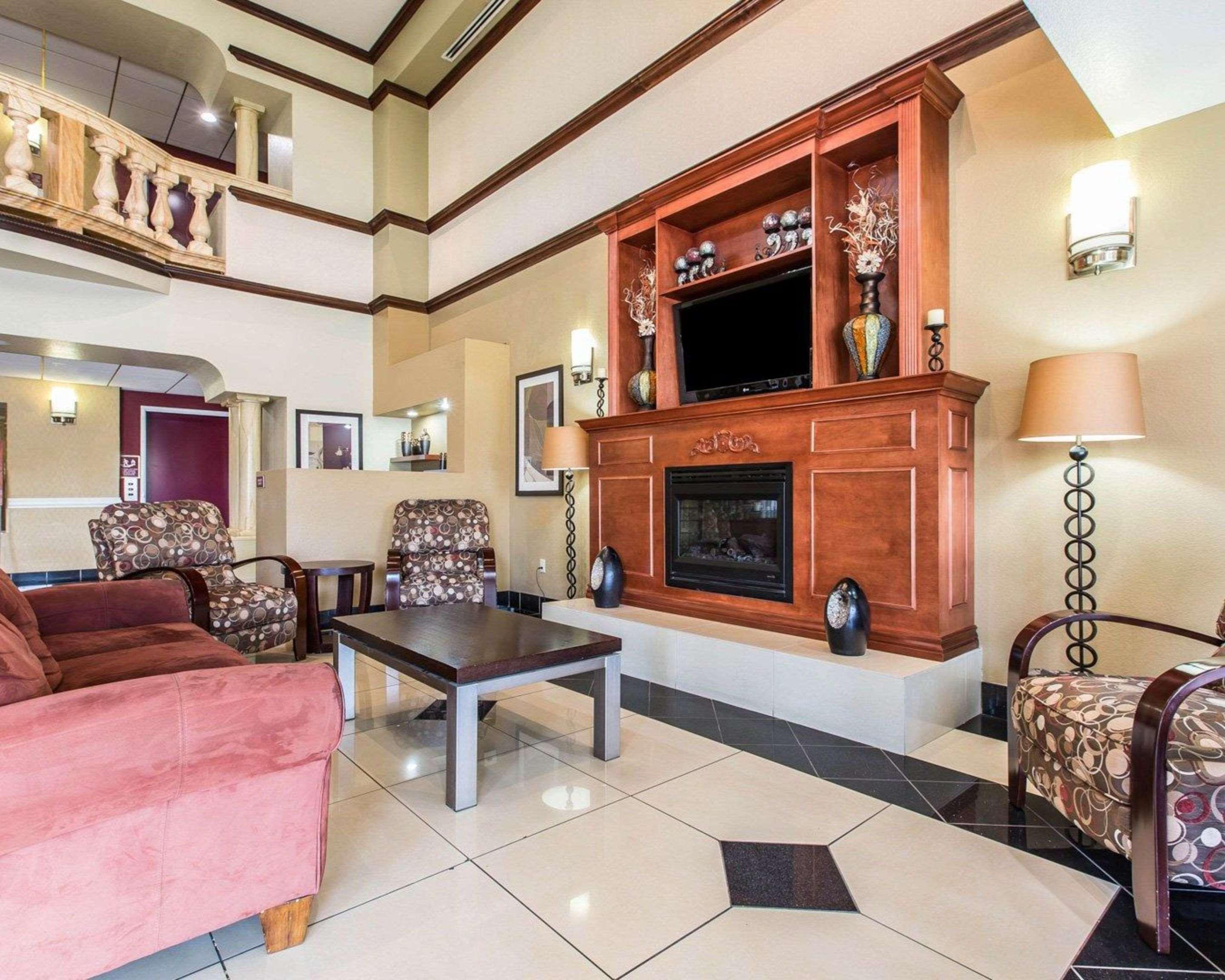 Comfort Suites Bakersfield Exteriér fotografie
