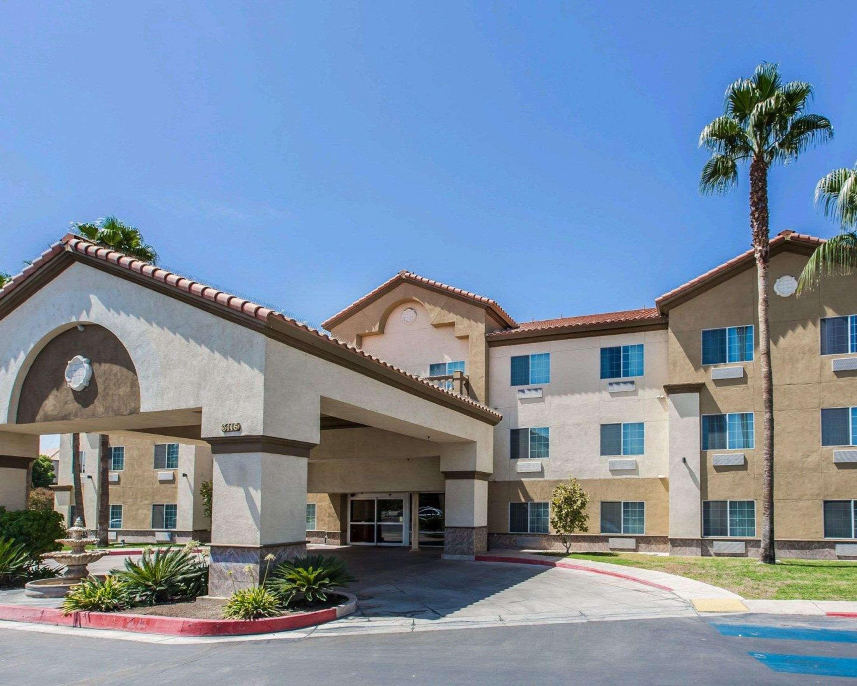 Comfort Suites Bakersfield Exteriér fotografie