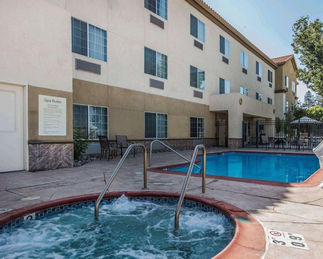 Comfort Suites Bakersfield Exteriér fotografie